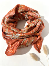 Charger l&#39;image dans la galerie, FOULARD LEELA