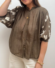 Charger l'image dans la galerie, BLOUSE AMANDA KAKI
