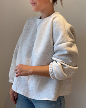 Charger l'image dans la galerie, SWEAT BISOU ROUGE