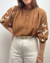 Charger l'image dans la galerie, BLOUSE AMANDA CAMEL