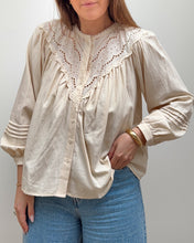 Charger l'image dans la galerie, CHEMISE FLORIE BEIGE