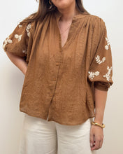 Charger l'image dans la galerie, BLOUSE AMANDA CAMEL