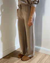 Charger l'image dans la galerie, PANTALON ALIXE TAUPE