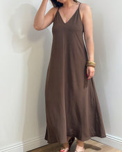 Charger l&#39;image dans la galerie, ROBE ADELA MARRON
